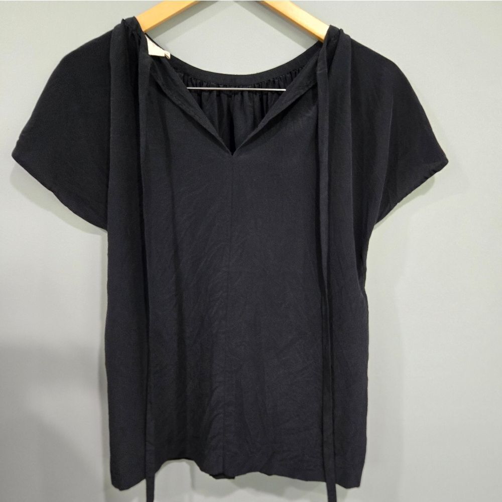 🐢 Kate Spade Silk V Neck blouse with ties Size 6